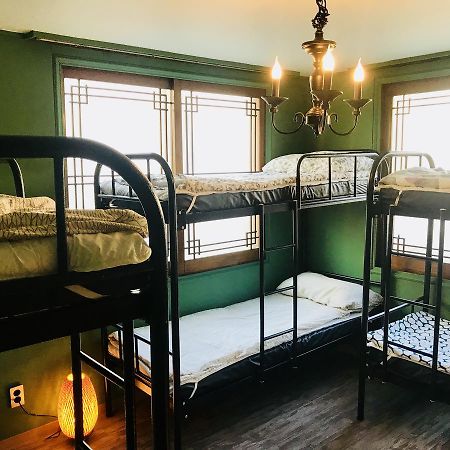 Avocado Guesthouse โซล ภายนอก รูปภาพ
